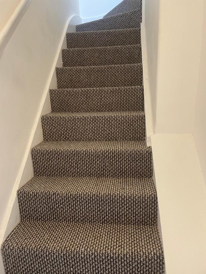 4 Bedroom House With Garden, Parking & 3 Mins Walking Distance From Train Station London Exterior photo